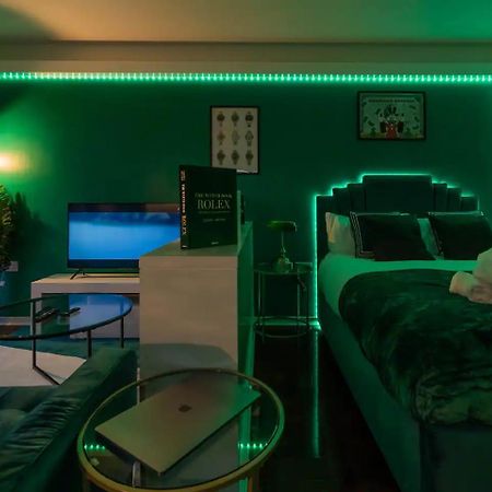 Luxury Rolex Retreat Apartment Birmingham Luaran gambar